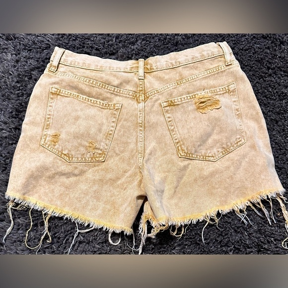 We The Free Women’s Size 28 Distressed Button Fly Shorts EUC - Picture 7 of 7